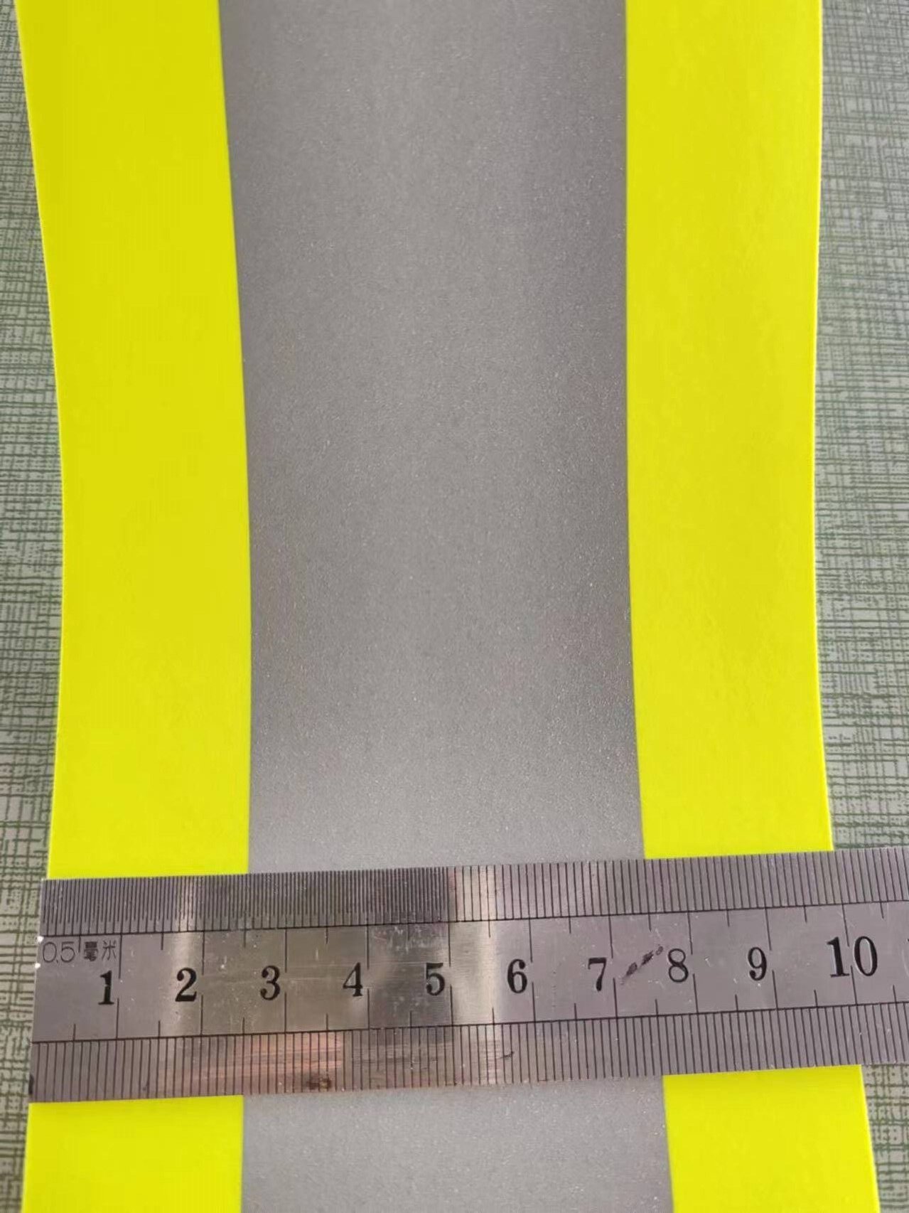 FR Yellow-silver warning tape